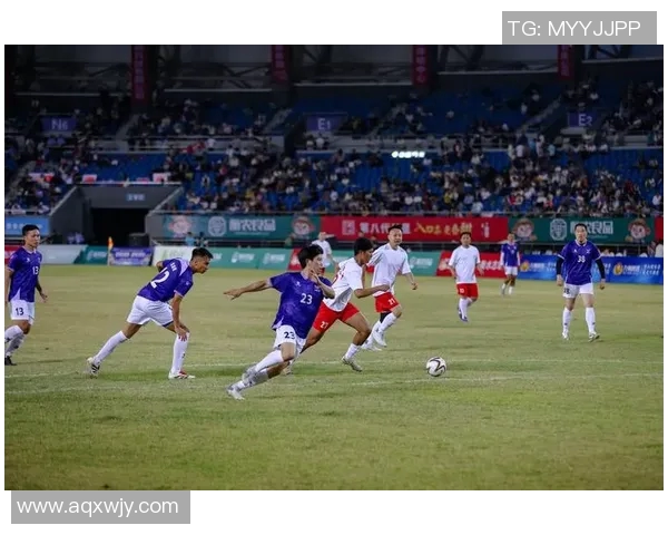 国际足球明星运球技巧解析与精彩瞬间回顾